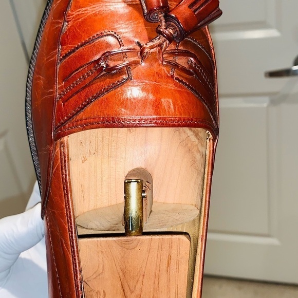 Cable & Company Italian Leather Tassel Loafers. - Picture 14 of 14